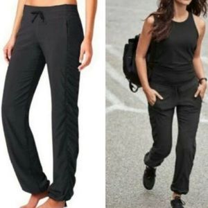 Athleta La Viva Jogger